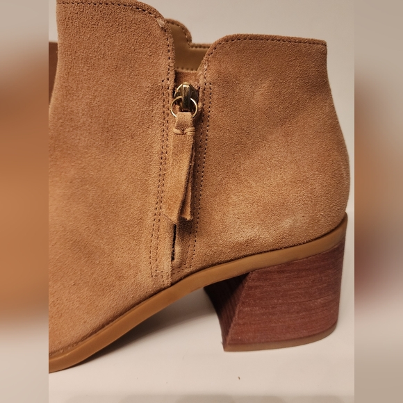 Alex Marie Daria Suede Zip Booties in Camel color size 9.5 - Picture 4 of 12